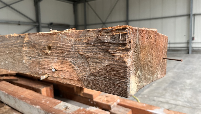 <p><strong>Reclaimed Wood Wall Panels</strong></p>
