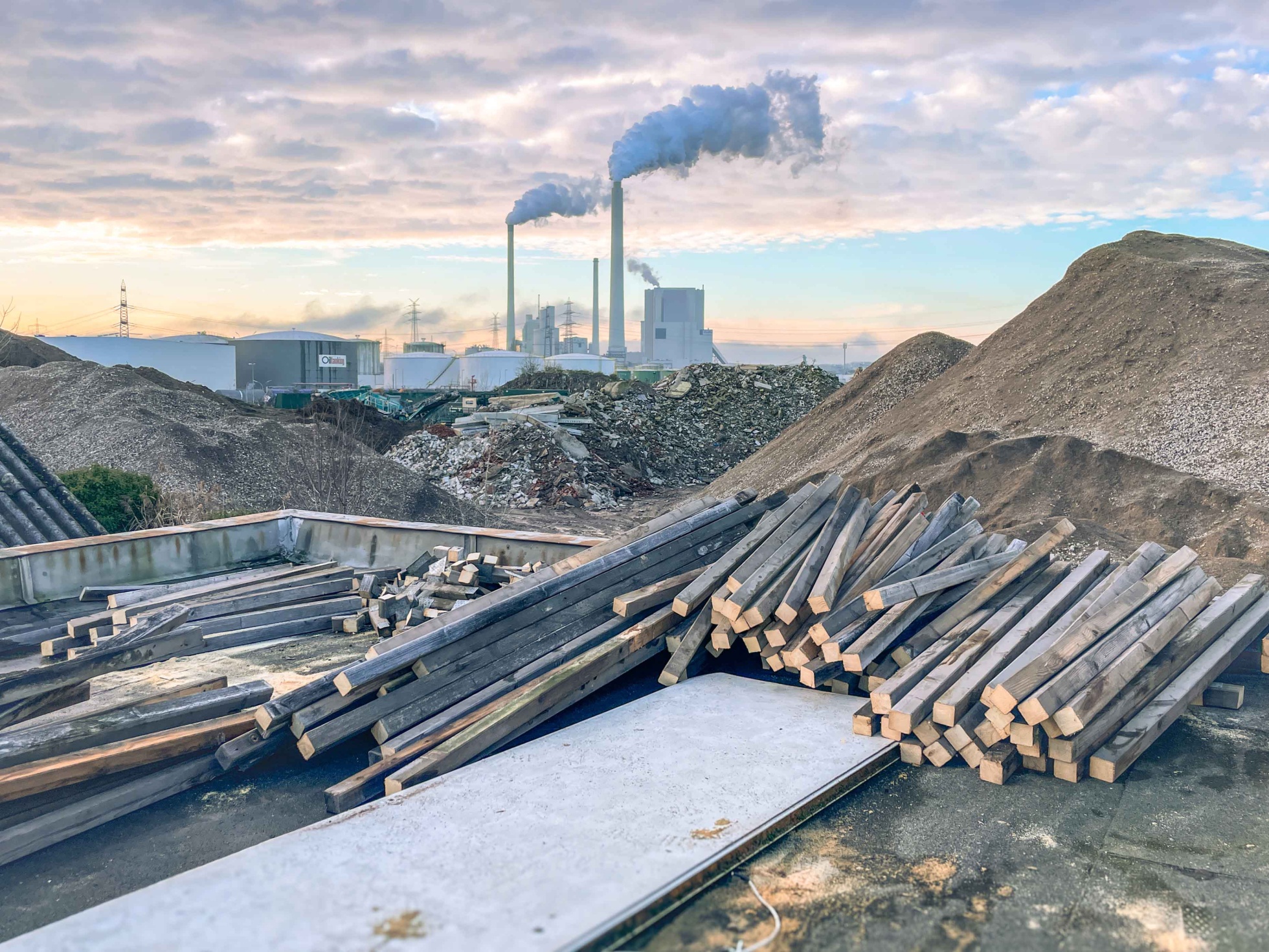 KIT is turning reclaimed timber into a circular building resource: from wood to wall systems